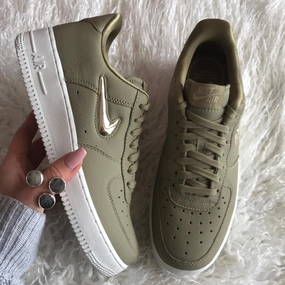 NWT Nike Air Force 1 Premium LX - Picture 4 of 8